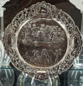 Piatto da Credenza in argento di HANAU, opera di GEORG ROTH 