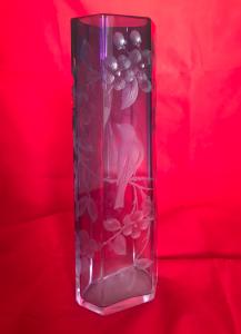 Vaso esagonale in vetro color ametista fine '800 