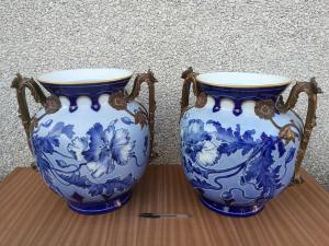 Coppia di grandi vasi in ceramica
